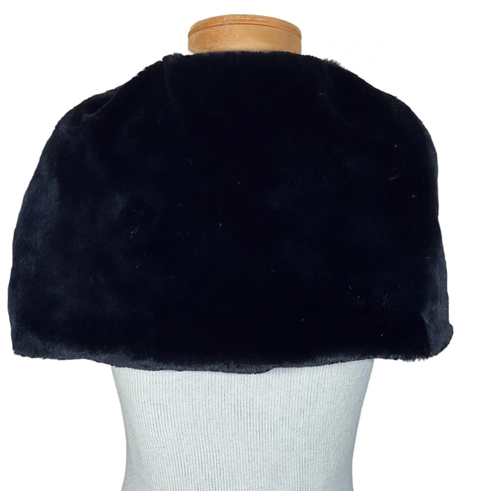 The Children’s Place Faux Fur Black Cape With Button & Loop Closure M 7/8